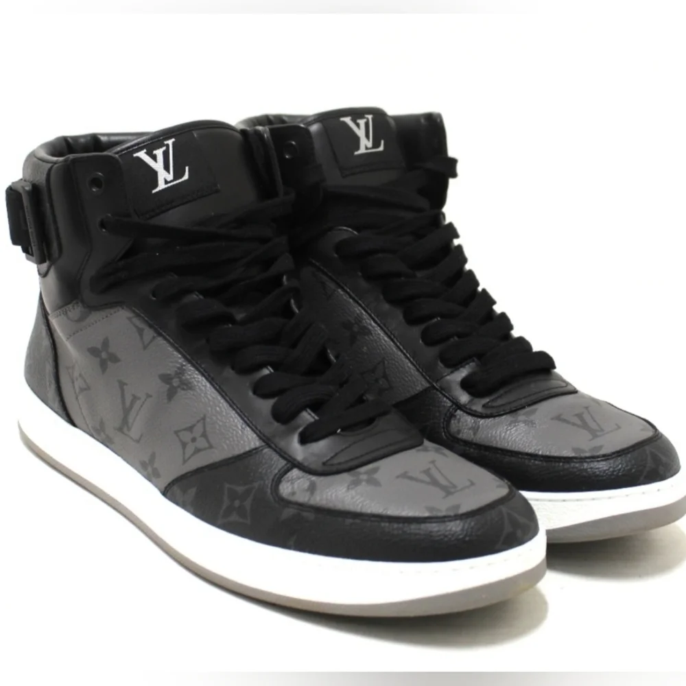 LOUIS VUITTON LV RIVOLI (UNISEX) SNEAKERS EU 40 US MENS 7.5 US WMNS SIZE 9 (EUC)